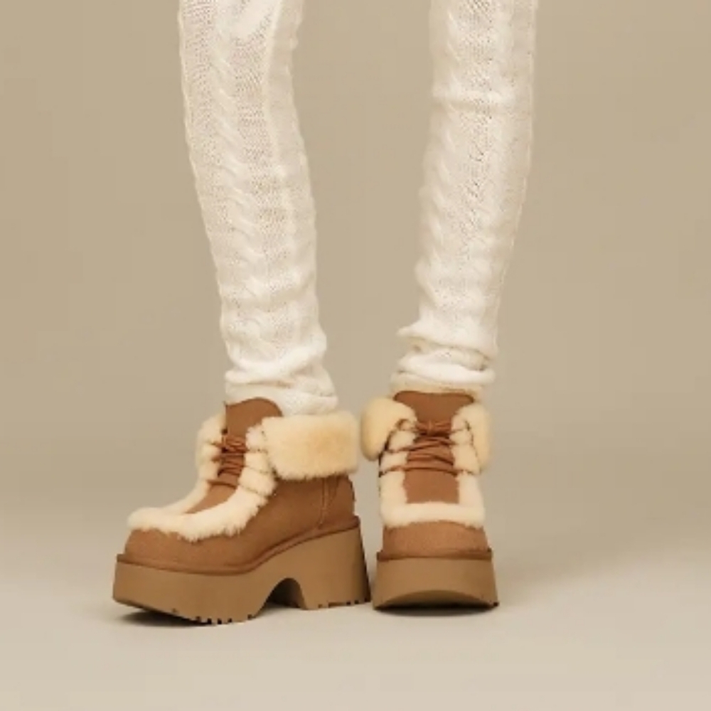 Ugg Esmee Lace Up Platform Boots 💗 HTF